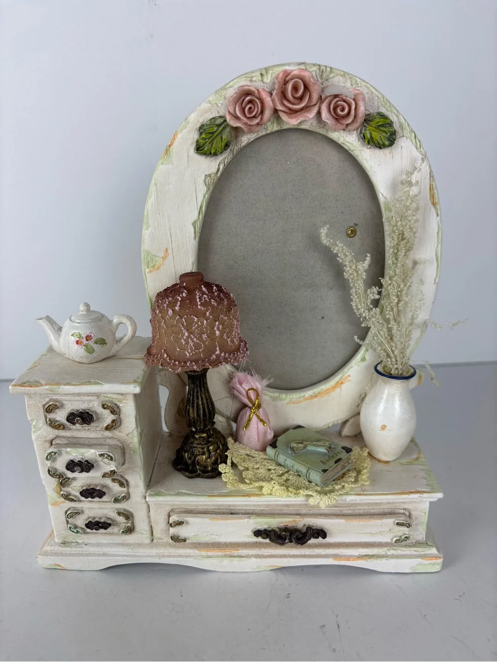 Vintage Shabby Chic Photo Frame Vanity with Light-up Lamp